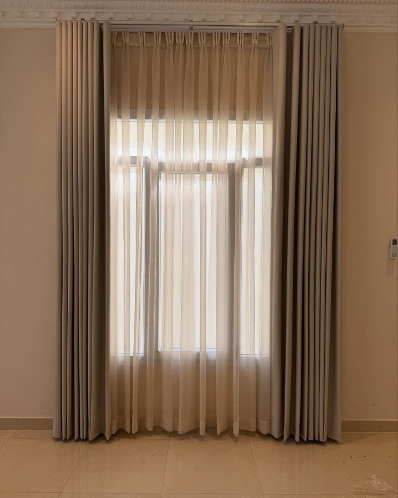 Curtain - 10