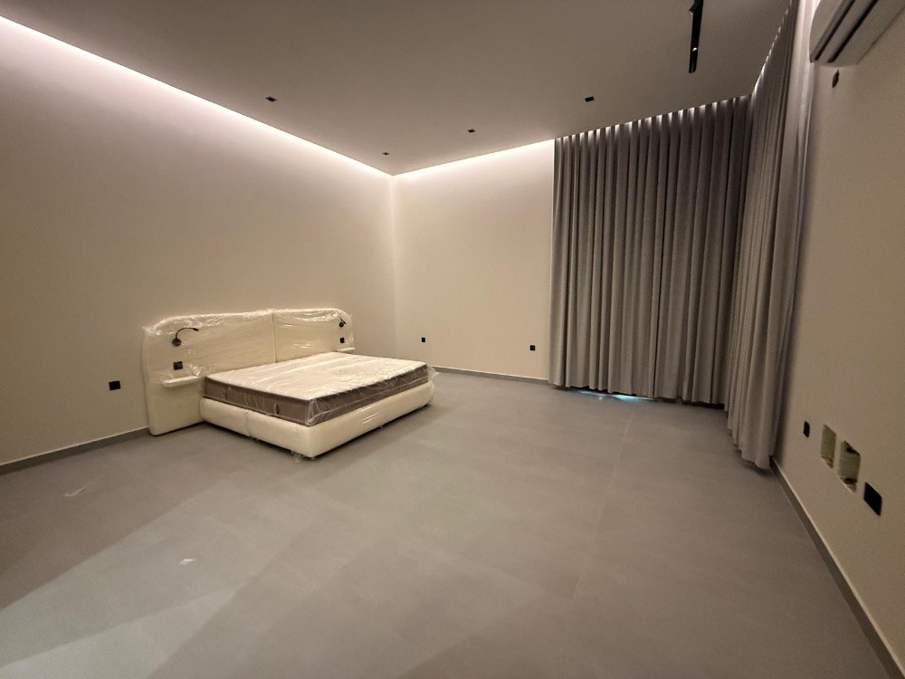 Bed & cabinet - 3