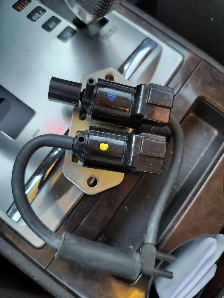 Solenoid 4x4 sensor - 1