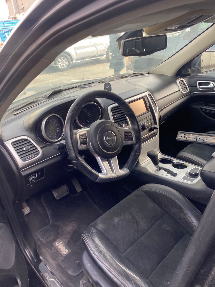Grand Cherokee srt2012 parts only - 1