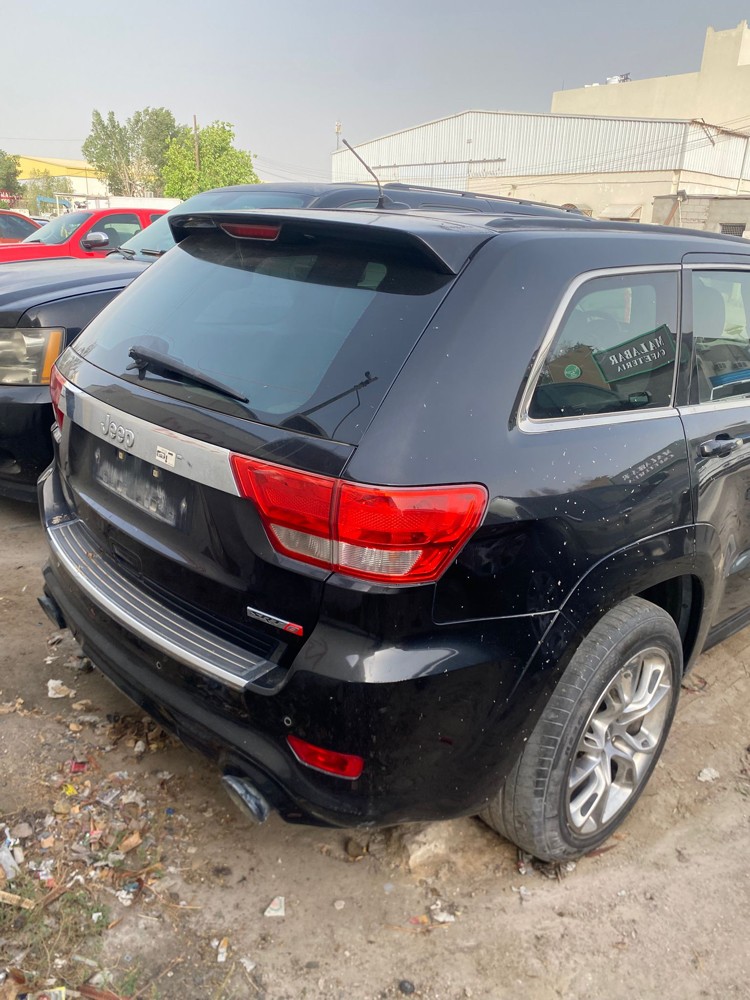 Grand Cherokee srt2012 parts only - 4