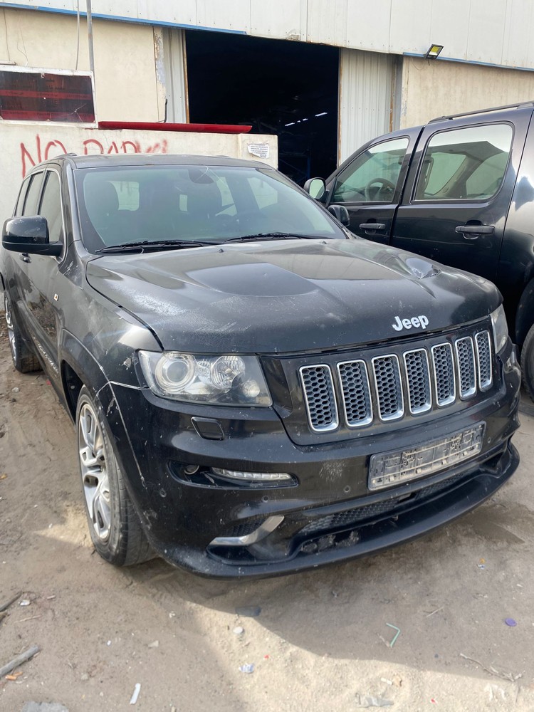 Grand Cherokee srt2012 parts only - 3