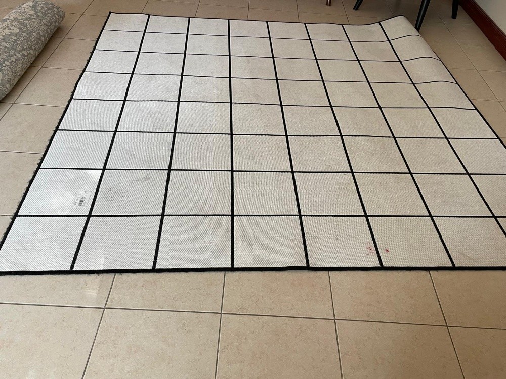 Square Rug, Reversable blk &white - 2