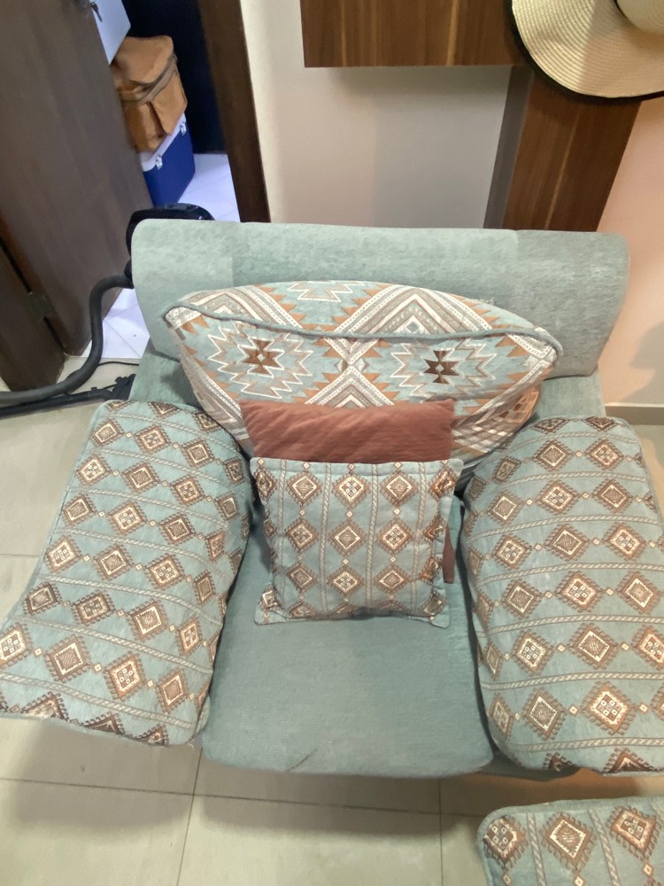 A set of sofas - 9