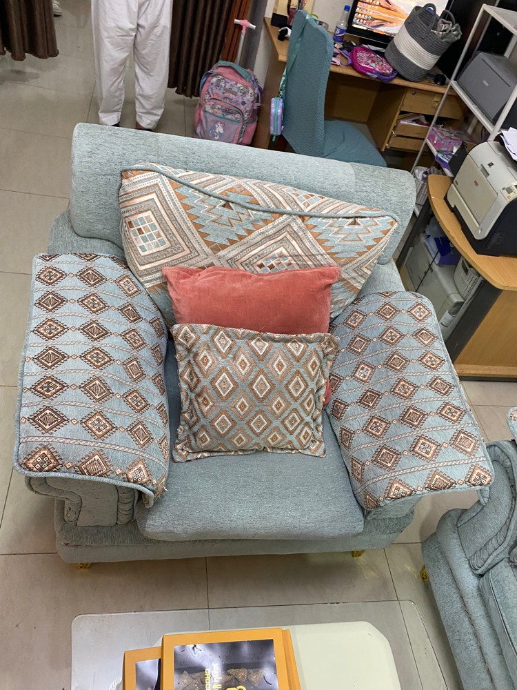 A set of sofas - 13