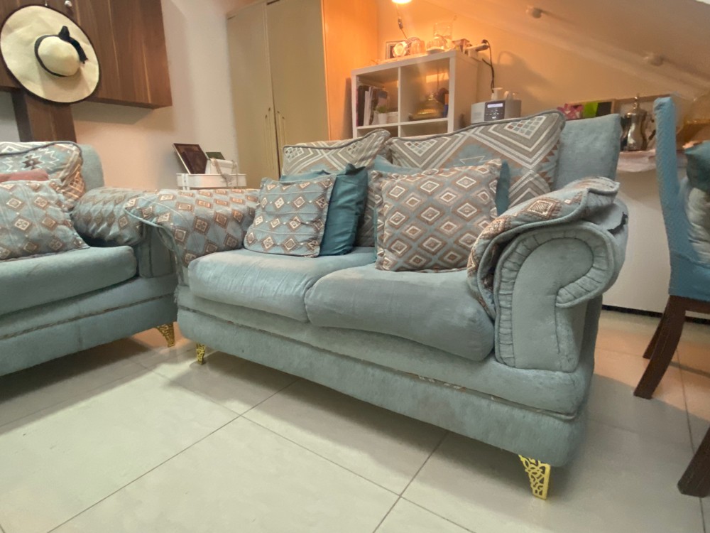 A set of sofas - 12