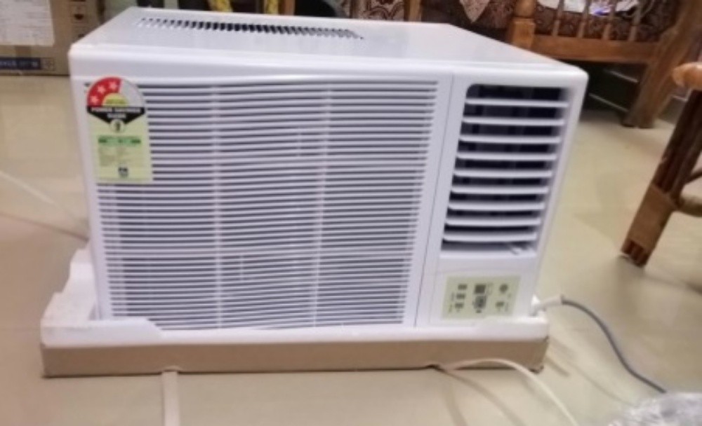 window AC - 1