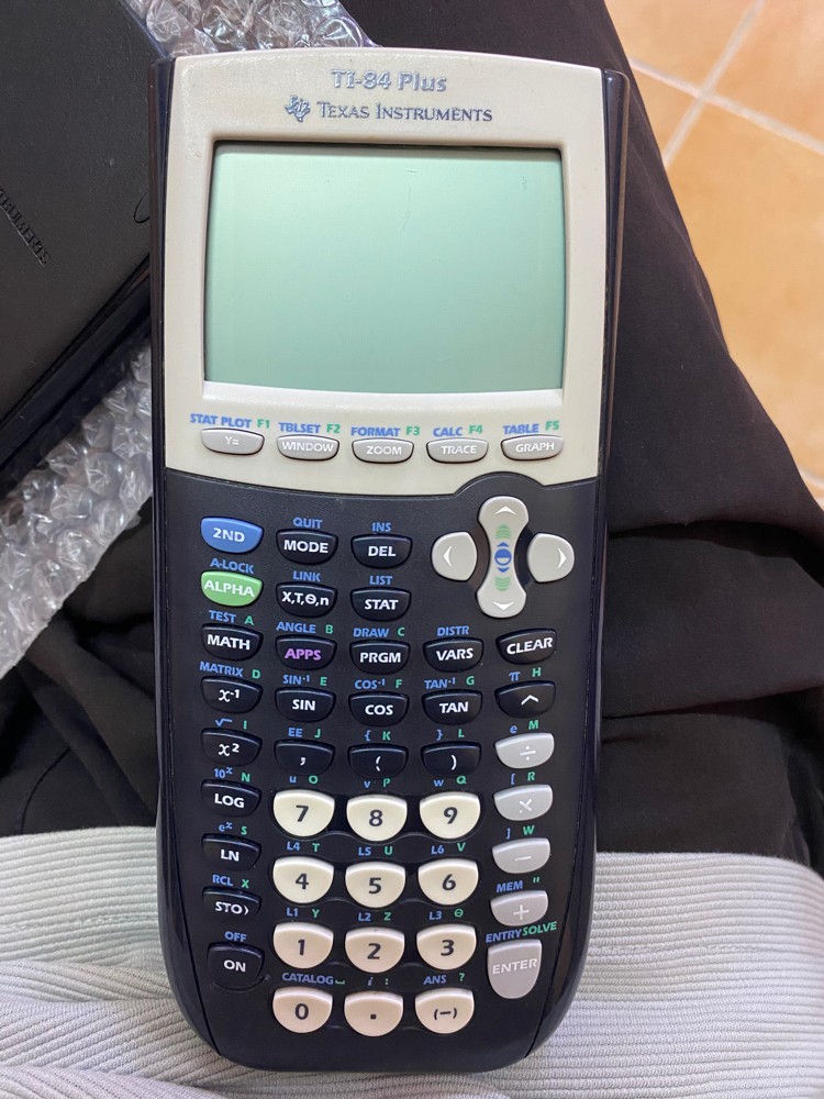 Texas Instruments TI 84 plus - 1