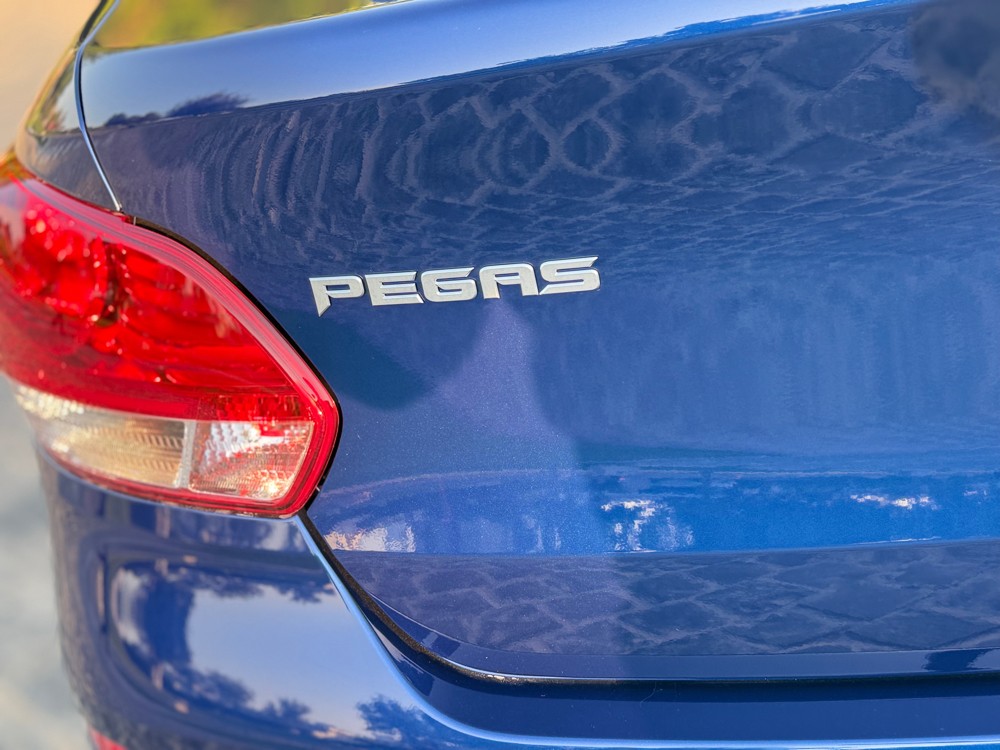 for rent Kia pegas - 8