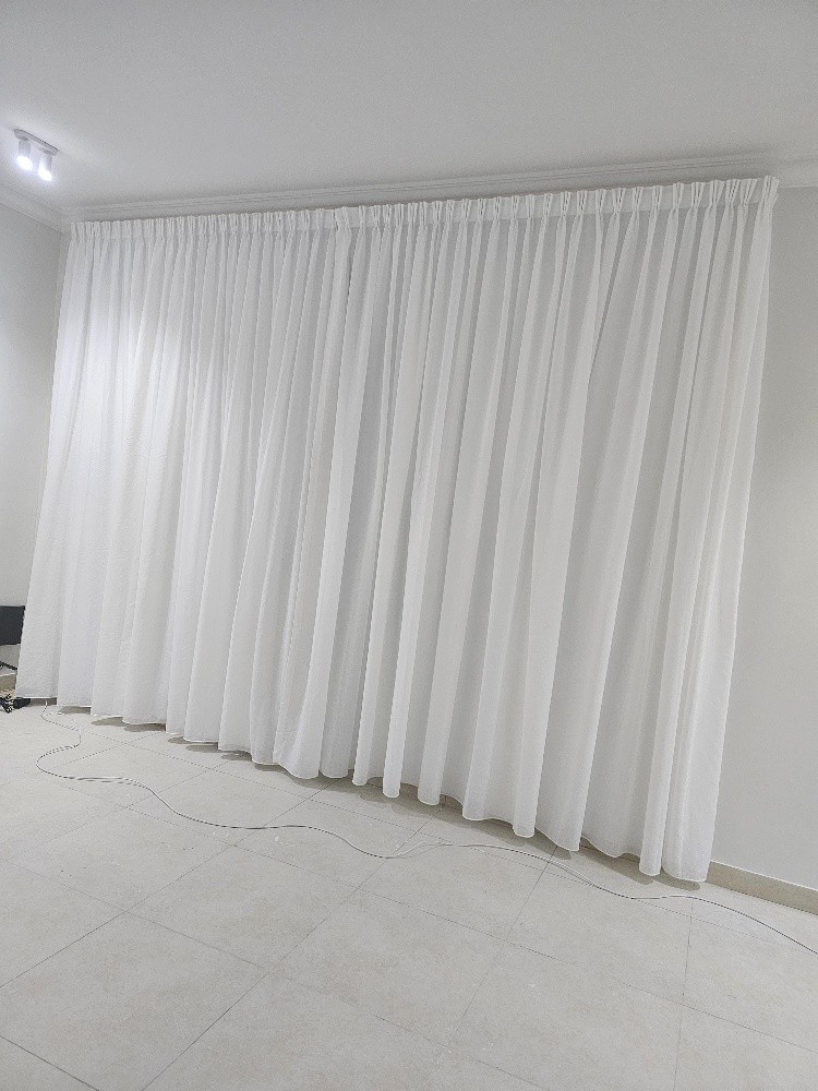 curtains and carper sofa wallpaper - 26
