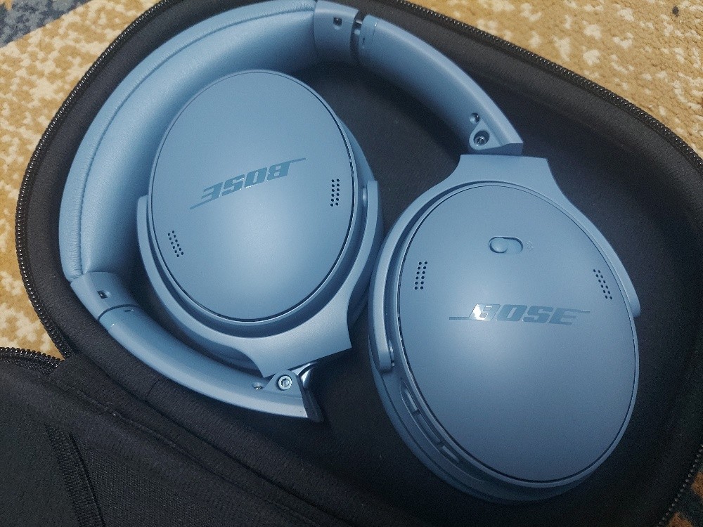 Bose quietcomfort headphone - 3