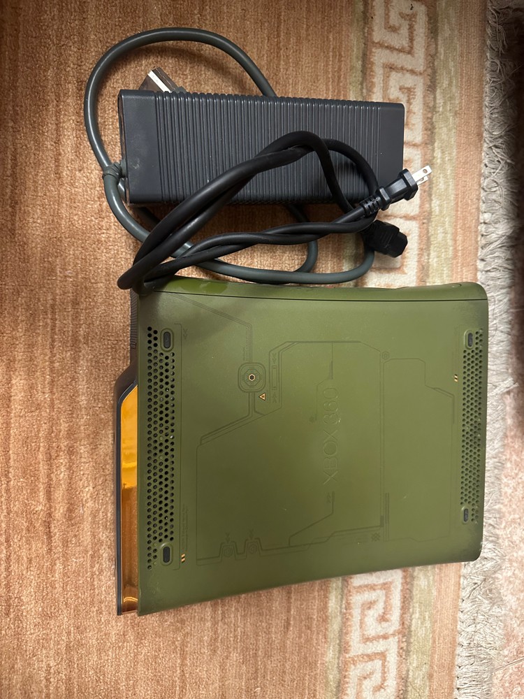 Xbox 360 + 70 games  - 1