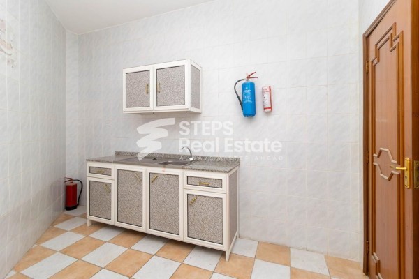 Office for Rent in Al Muntazah - 3