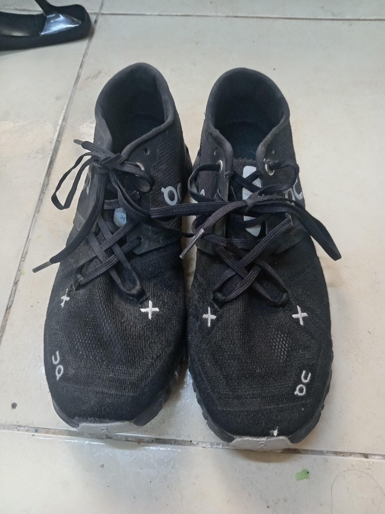 sneaker shoes - 1