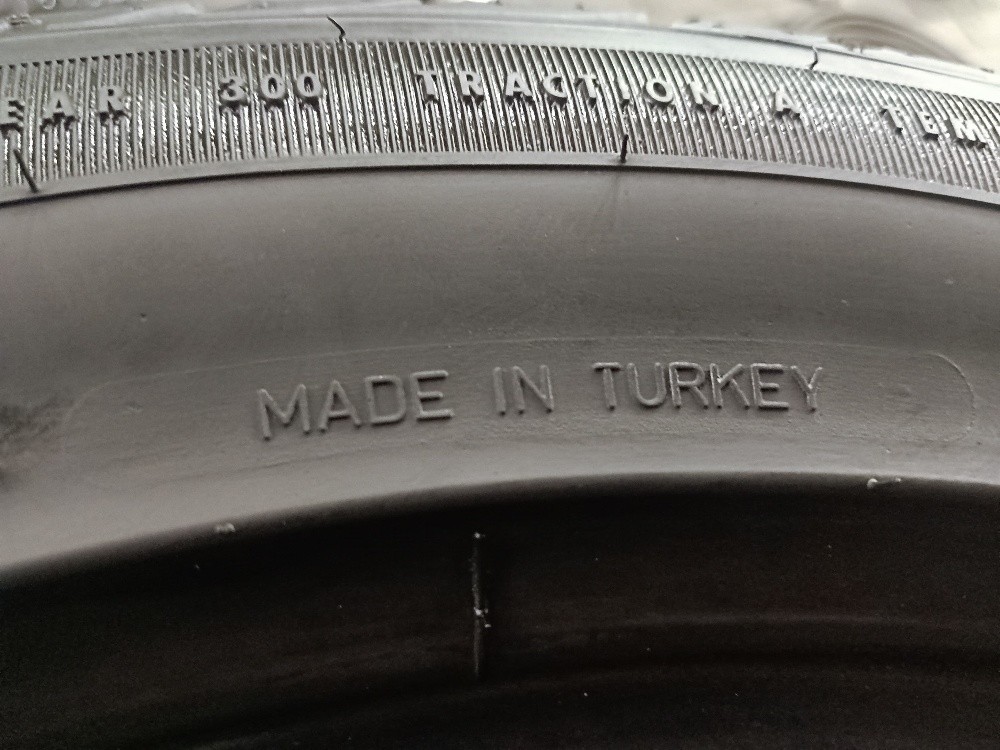 205/60/16 Good year tyre - 8