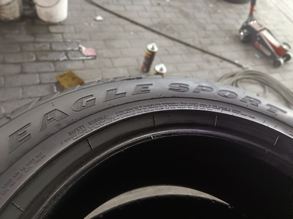 205/60/16 Good year tyre - 5