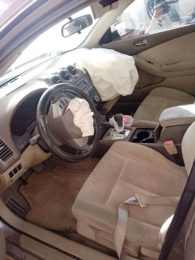 Nissan Altima - 5