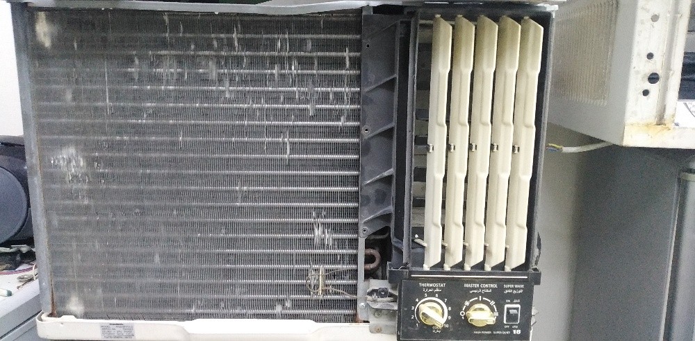 window AC - 4