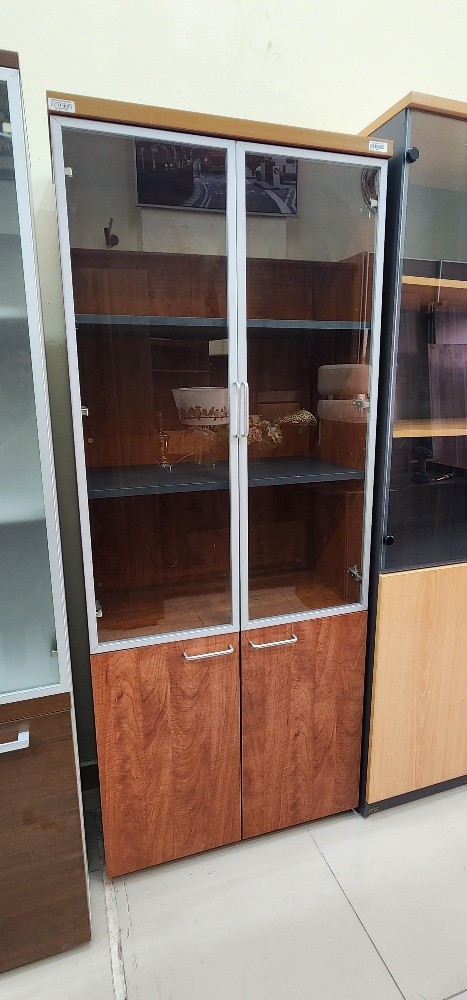 Office cabinet 2 door. - 1