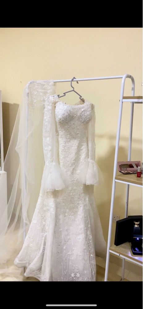 Wedding dress – worn1 hour - 2