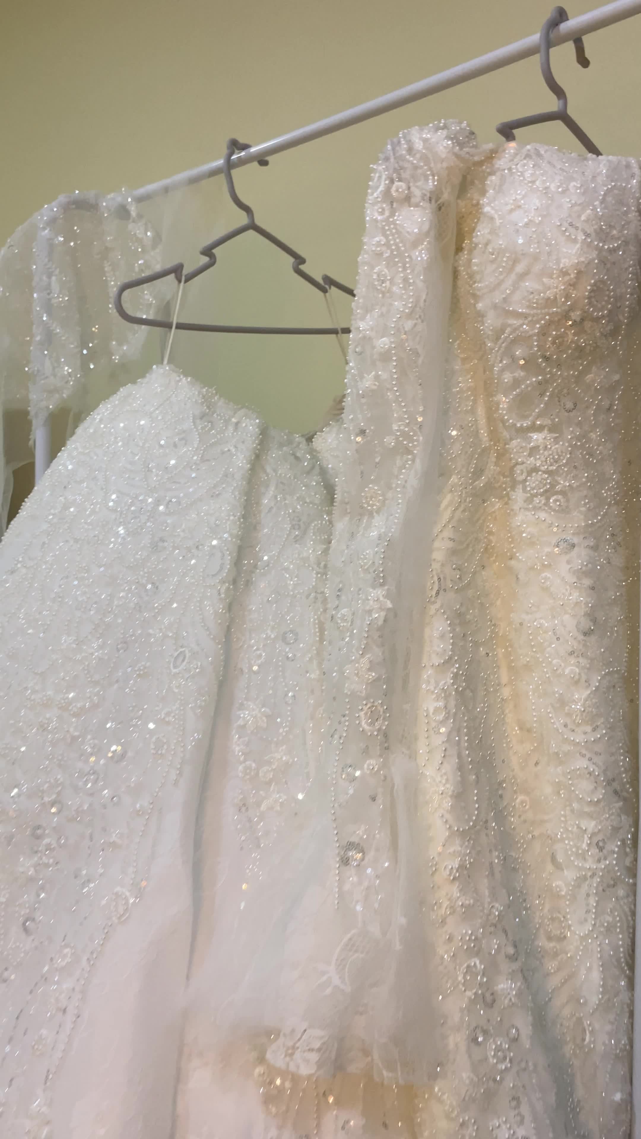 Wedding dress – worn1 hour - 1
