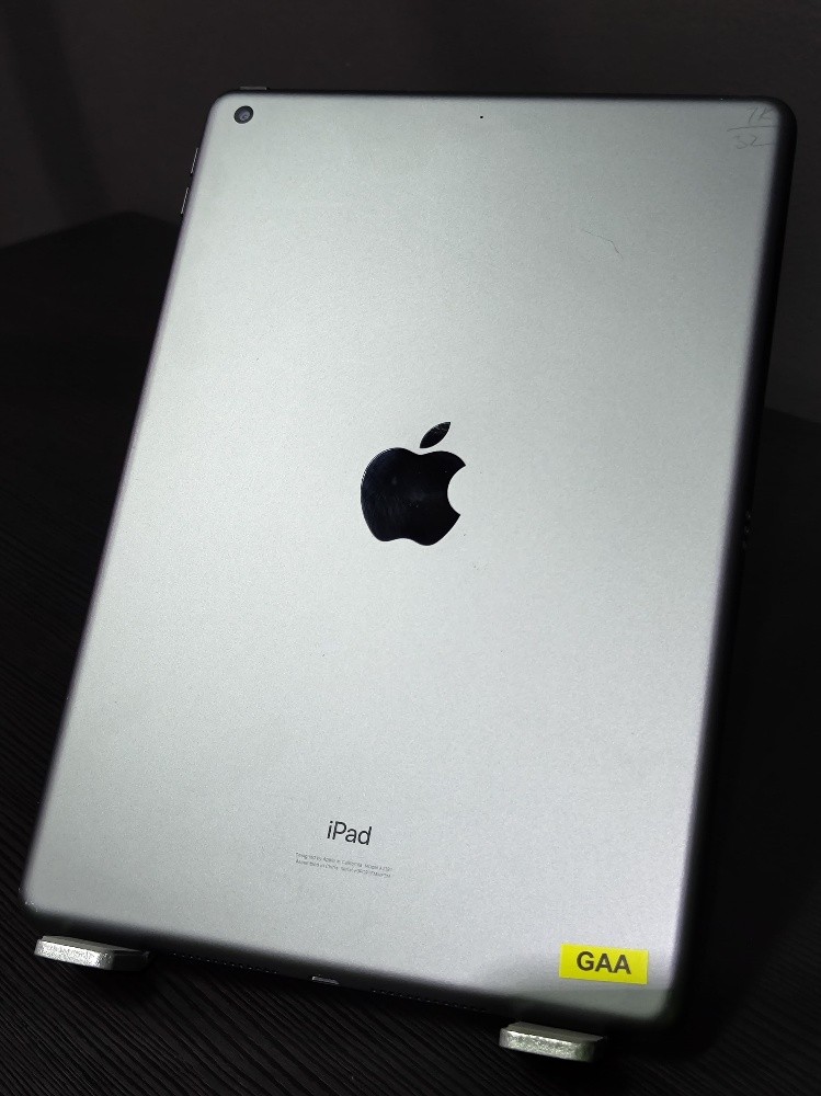 iPad 7  very good condition - 4
