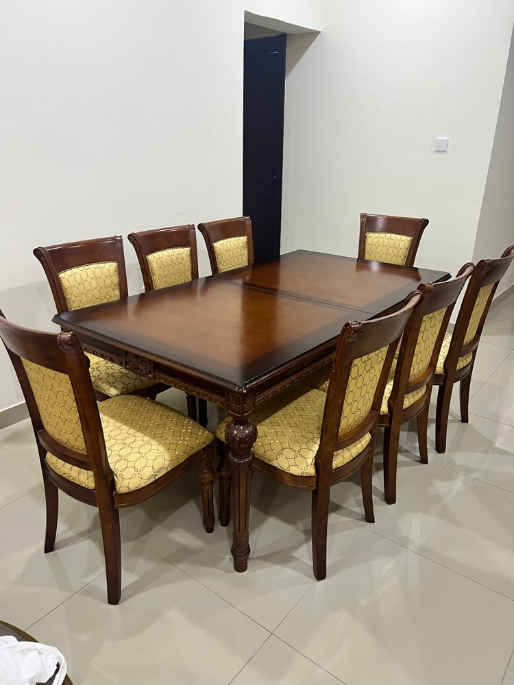 طاولة طعام مع 8 كراسي - 3