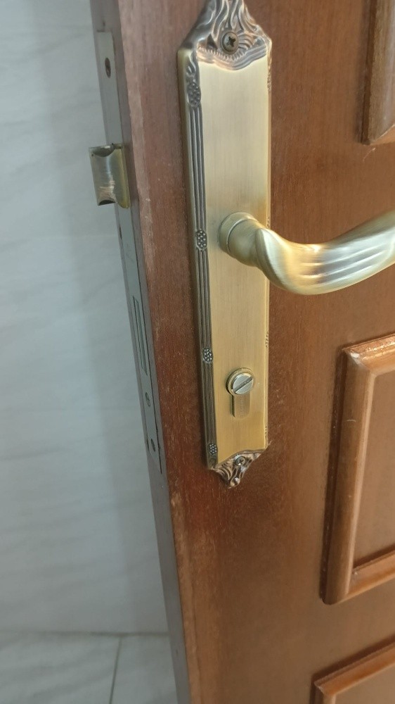 نجار أبواب واقفال - 1