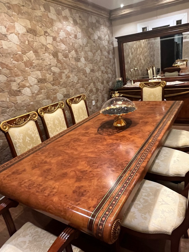 طاولة طعام مع كراسي وبوفيه بمرآه - 5