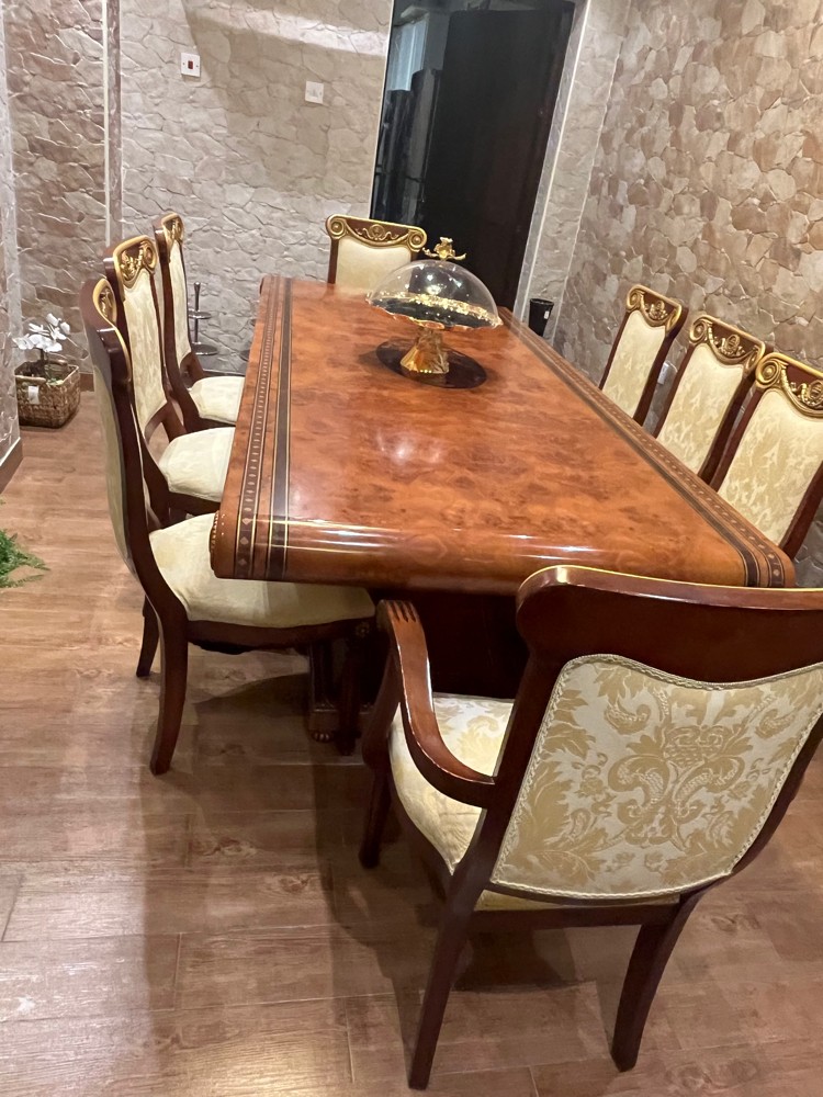 طاولة طعام مع كراسي وبوفيه بمرآه - 3