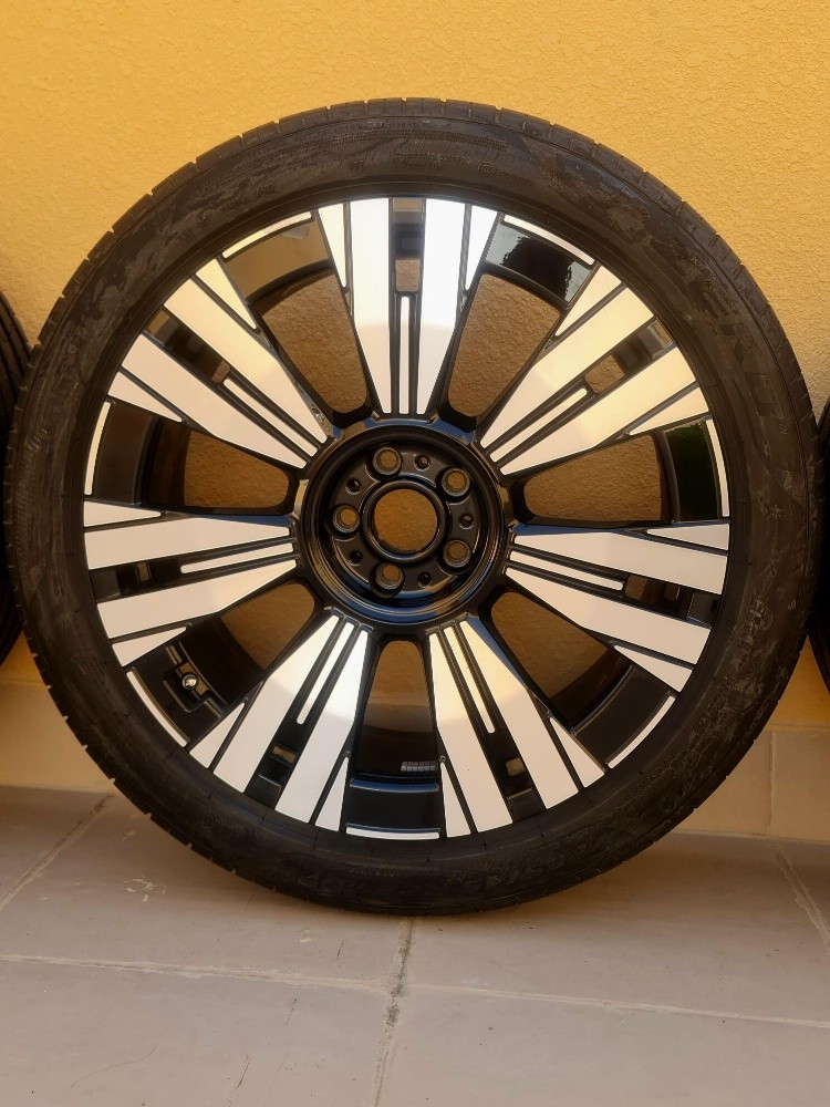 Spectre Wheels with tyres new - 2