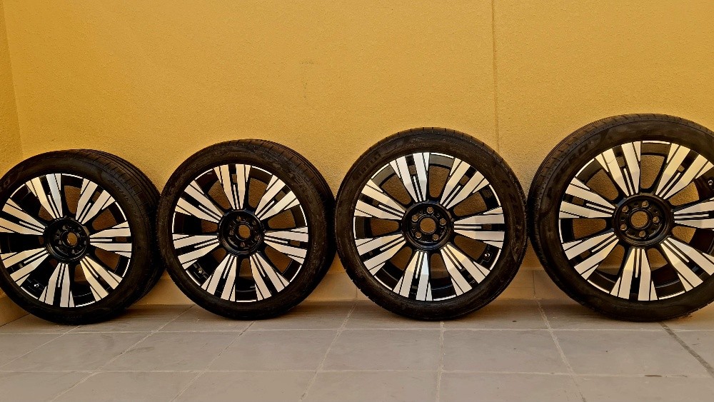 Spectre Wheels with tyres new - 4