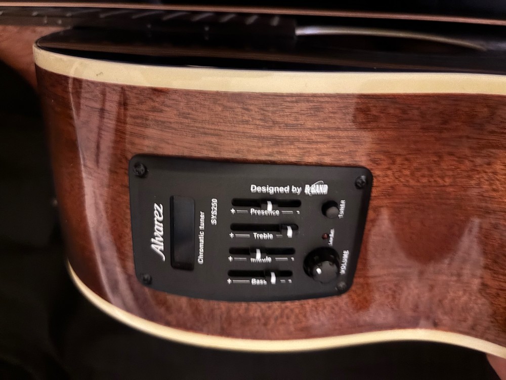 Alvarez guitar - 3