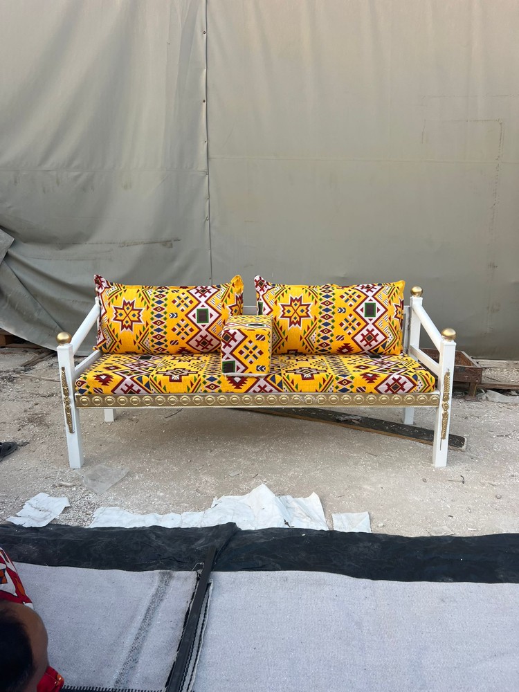 كراسي مع فرشاتها - 4