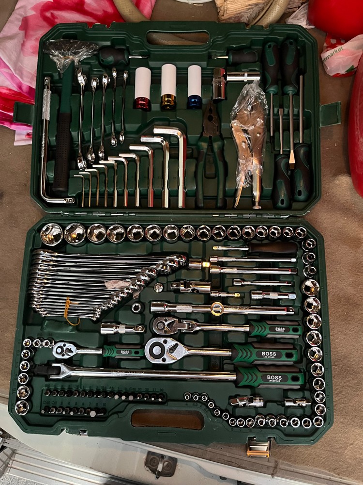 146 PCs tool set new sealed - 2