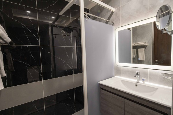 Modern Fully Furnished Studio - 6