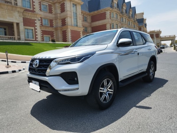 TOYOTA FORTUNER RENT V6 BRAND NEW - 2
