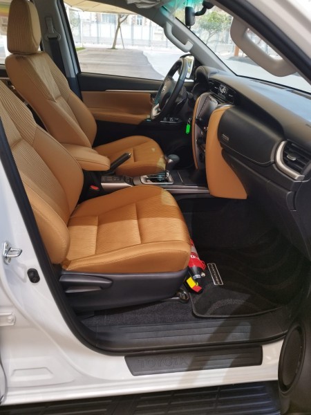 TOYOTA FORTUNER RENT V6 BRAND NEW - 6