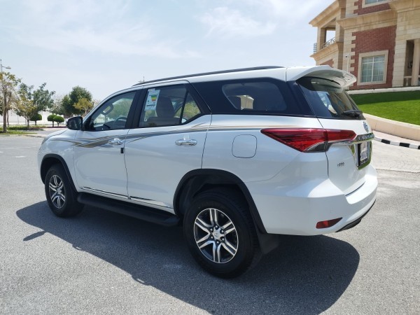 TOYOTA FORTUNER RENT V6 BRAND NEW - 4