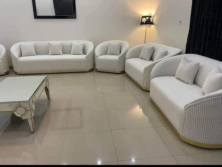 CURTAINS & SOFA - 25