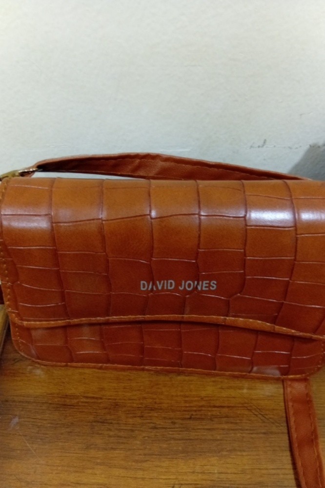 3 elegant women's handbags - 4
