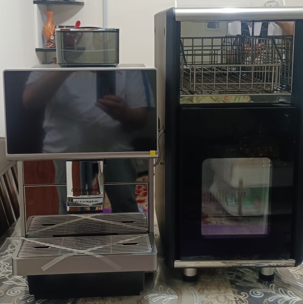 coffee machine and milk cooler - 3