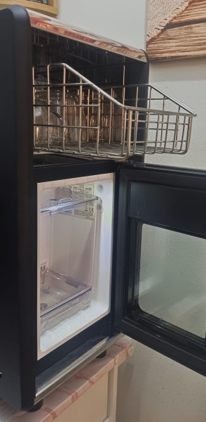 coffee machine and milk cooler - 2