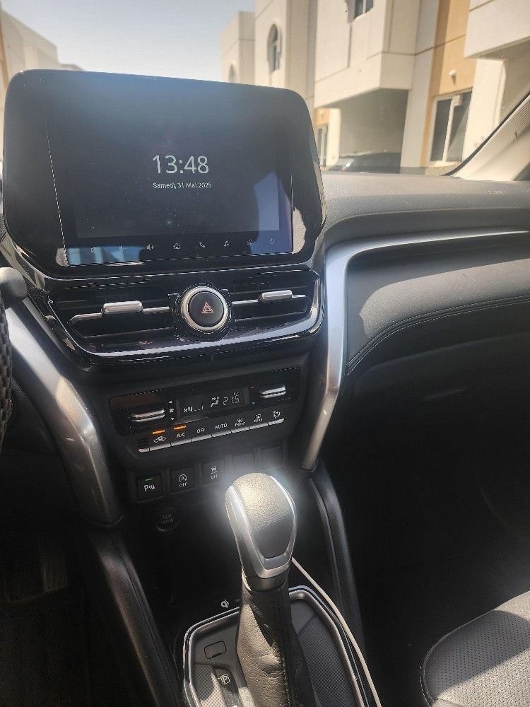 Suzuki grand vitara hybrid 2024 - 5
