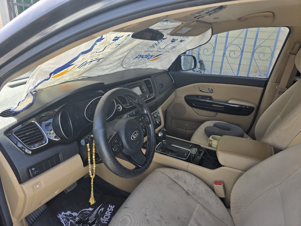 kia grand kernaval - 5
