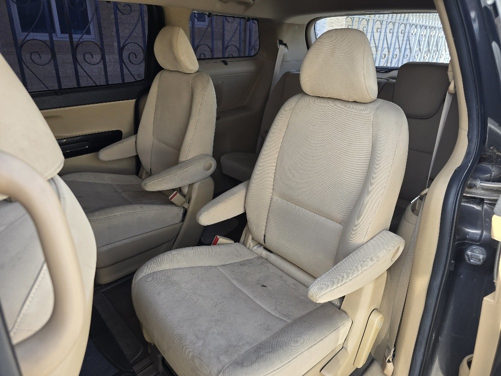 kia grand kernaval - 7