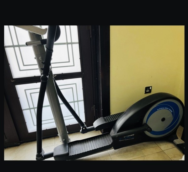 INFINITI ELLIPTICAL CROSS TRAINER - 1