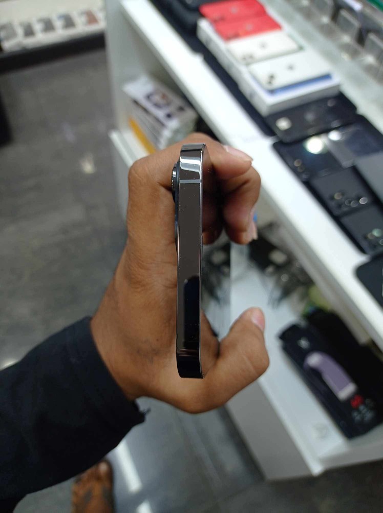 I phone 13 pro max - 2