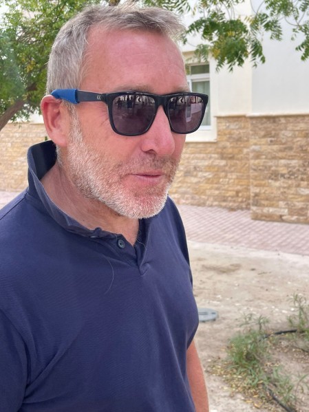 PETER- NATIVE ENGLISH TUTOR - 1