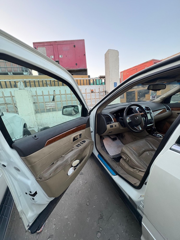 perfect condition CADILLAC SRX4 - 2